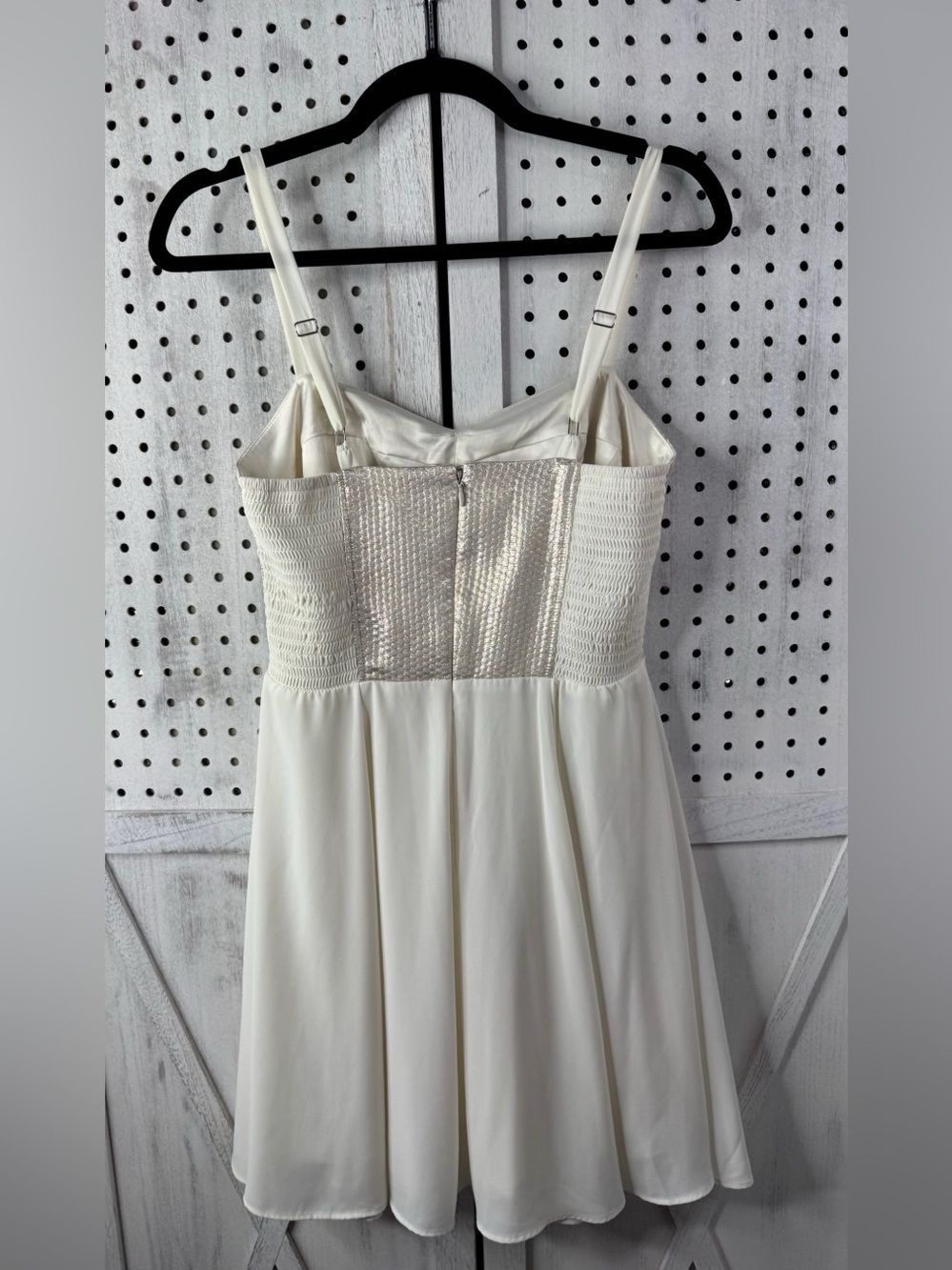 Express Cream Chiffon Mini Dress Size 8 Metallic Gold Bodice Party Cocktail - Picture 2 of 11
